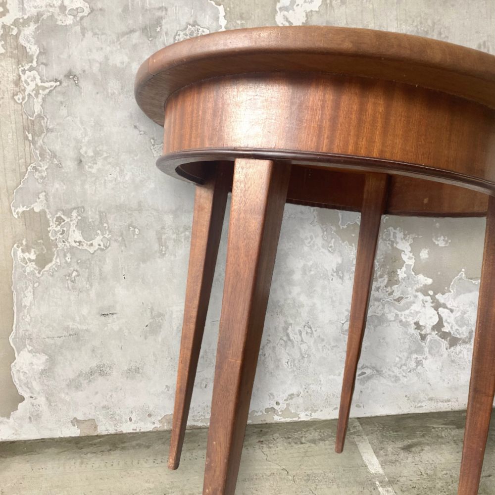 Mesa Vintage de madeira maciça . Anos 70