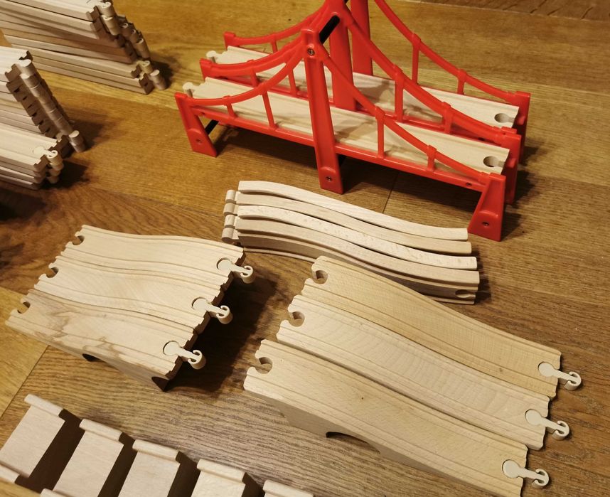 Duży zestaw drewnianych torów IKEA (130 elementów)