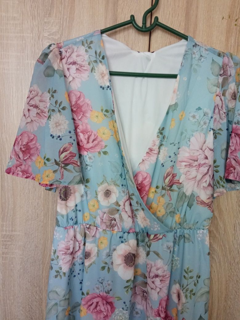 Elegancka szyfonowa sukienka w kwiaty