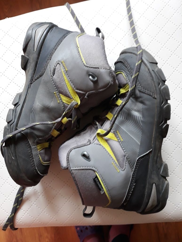 Buty trekkingowe dziecięce Quechua roz. 36