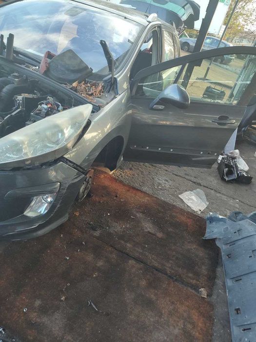 Розборка, запчастини, передній бампер Peugeot 5008 3008 308 207