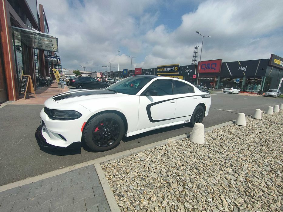 Piękny i szybki Dodge Charger