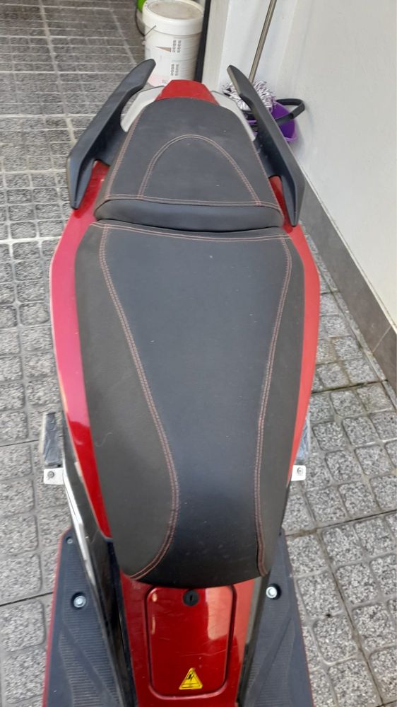 Scooter elétrica WayScral+2capacetes+capa+aloquete sonoro - Como novo!