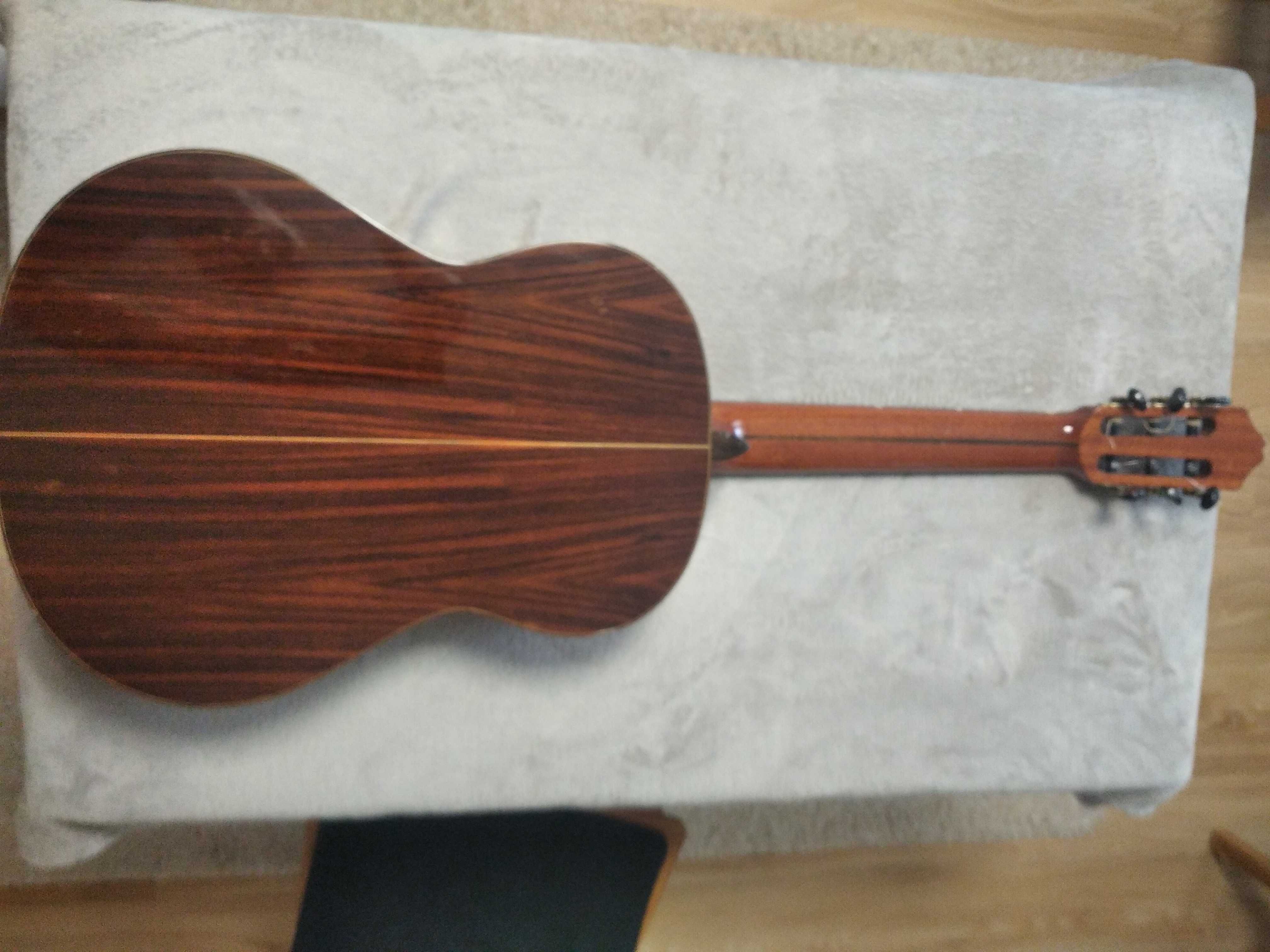 Guitarra Fabrico Nacional “Antônio Pinto Carvalho” 8C Madeiras nobres.