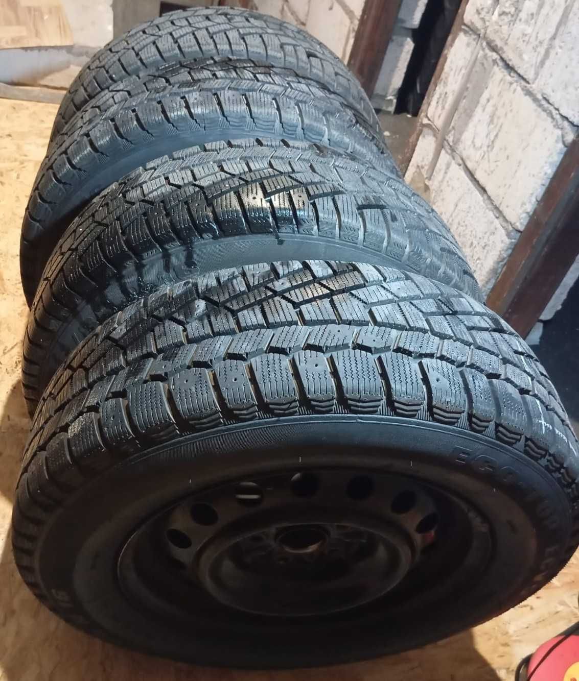 Koła 5x114.3 Toyota RAV4 opony 215/65/r16 2024 rok