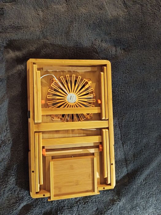 Столик для ноутбука.