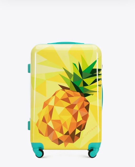 Walizka kabinowa Wittchen ze wzorem Ananas, cena nowej 359,90