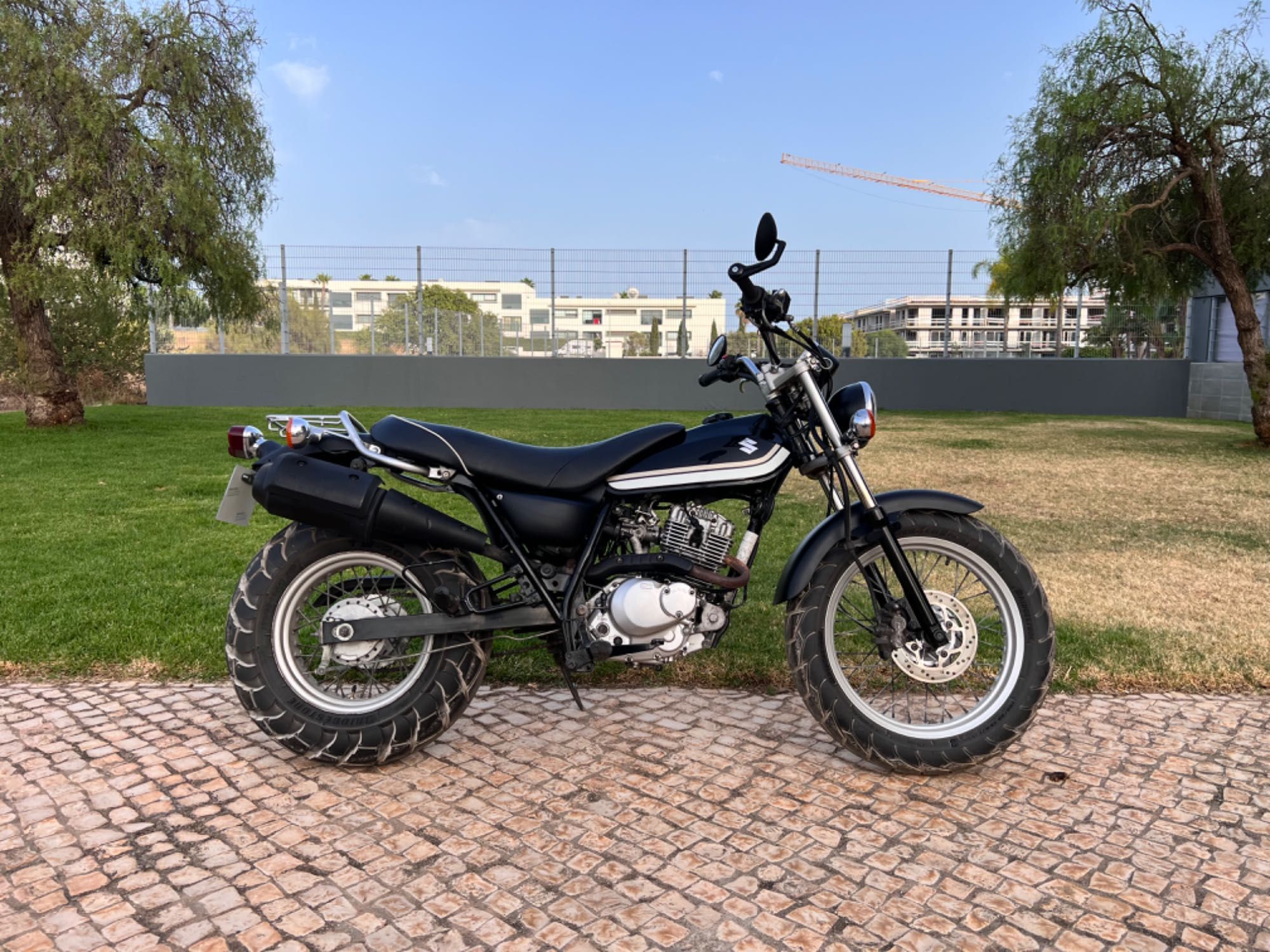 Suzuki RV125 VanVan Preta de 2013