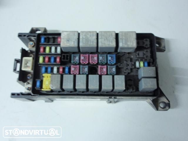 caixa de fuziveis ( motor ) - Kia Sorento 2.5 CRDI 170cv ( 2006 )
