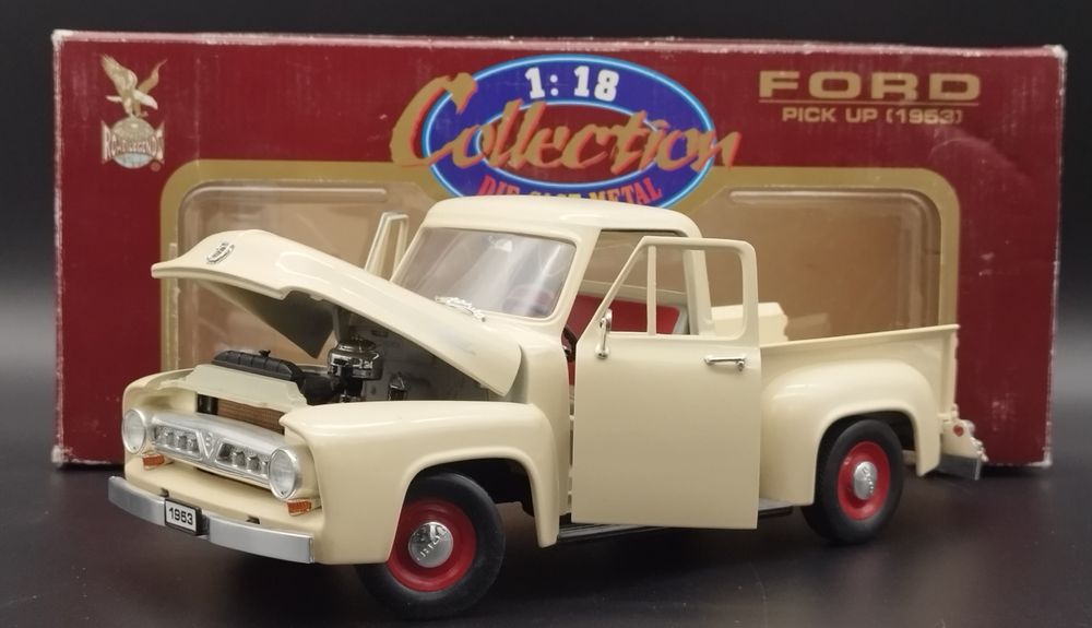 1:18 Road Legends  Ford Pick Up 1953 Colonial White model