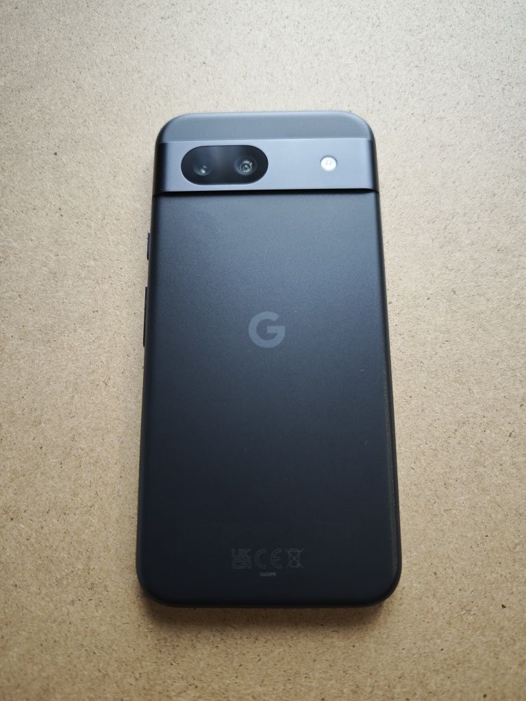 Google Pixel 8a 8/128GB Czarny + Etui 2szt