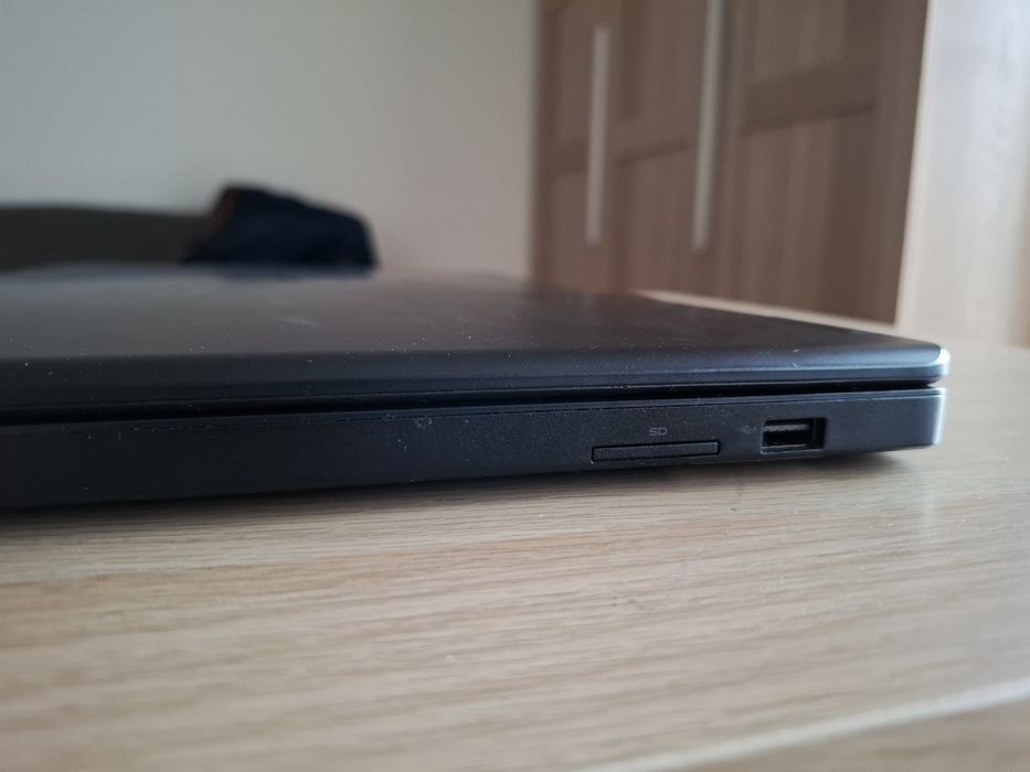 Laptop Dell Latitude E5550 Win 11, Intel Core i5, 238GB, 8GB RAM