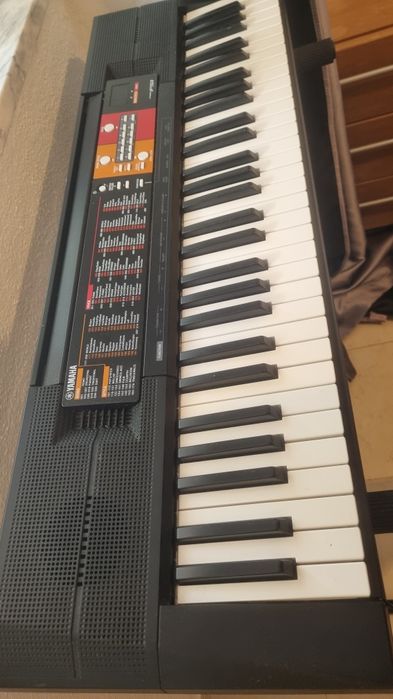 Teclado Yamaha ótimo estado
