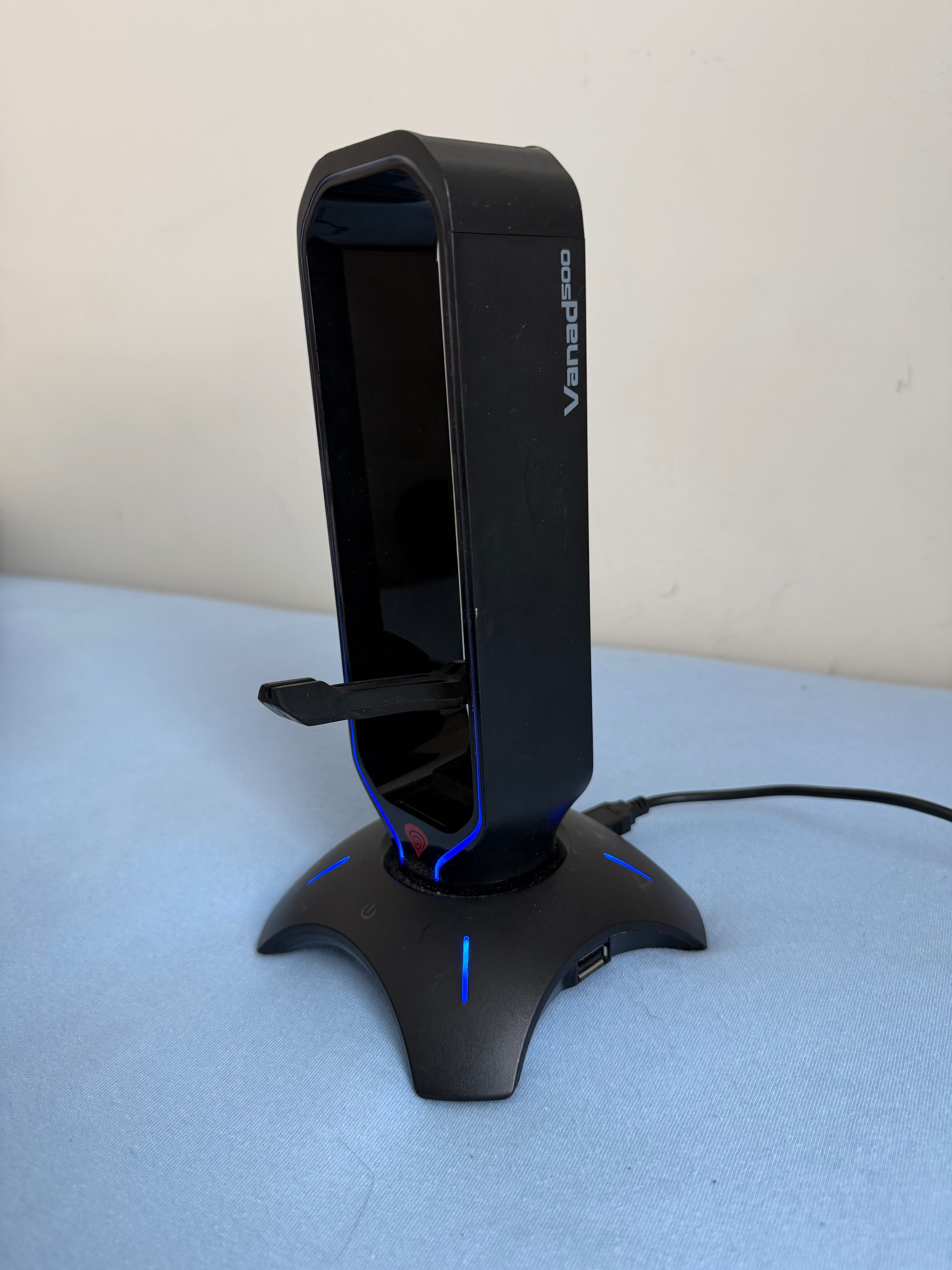 Uchwyt/hub Genesis Vanad 500 3 w 1 RGB na słuchawki i myszkę