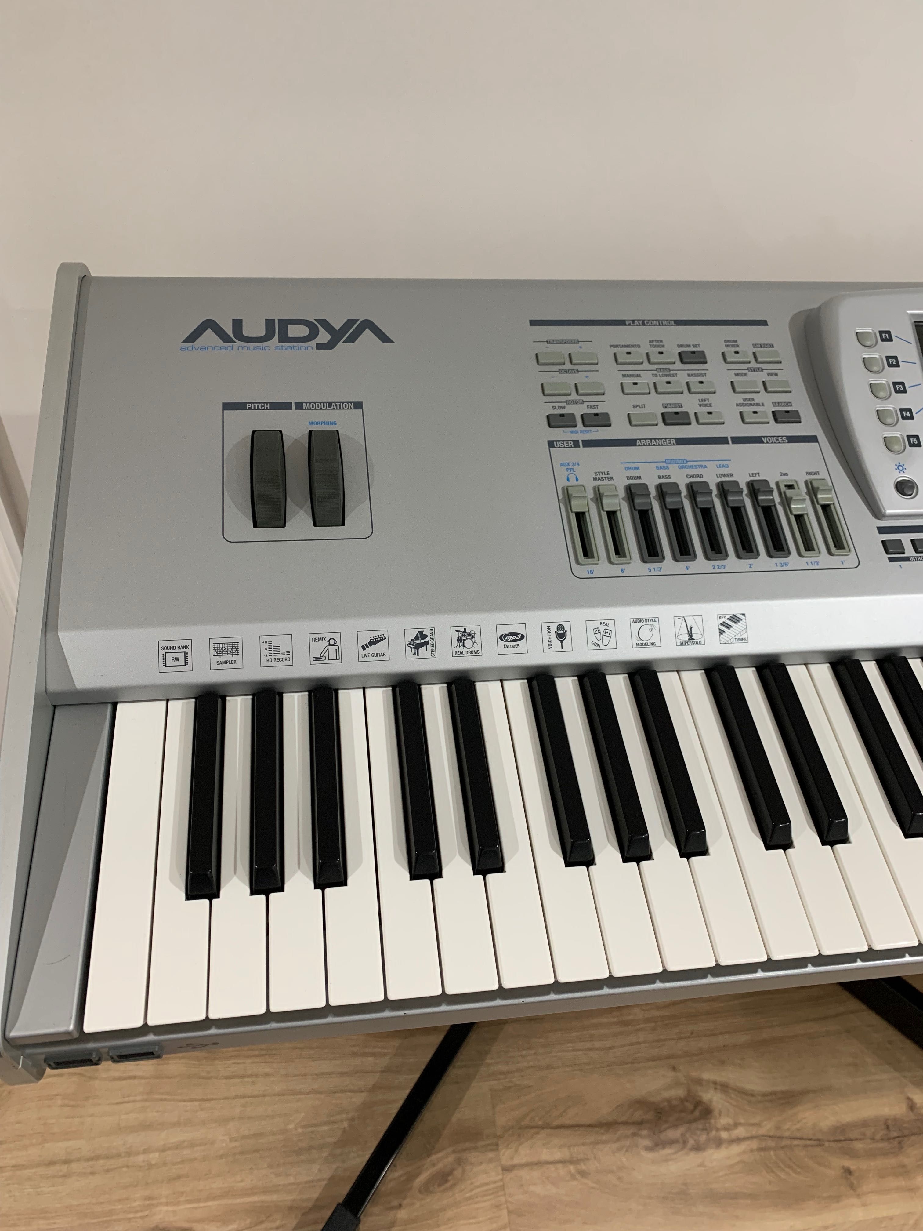 Teclado Ketron Audya