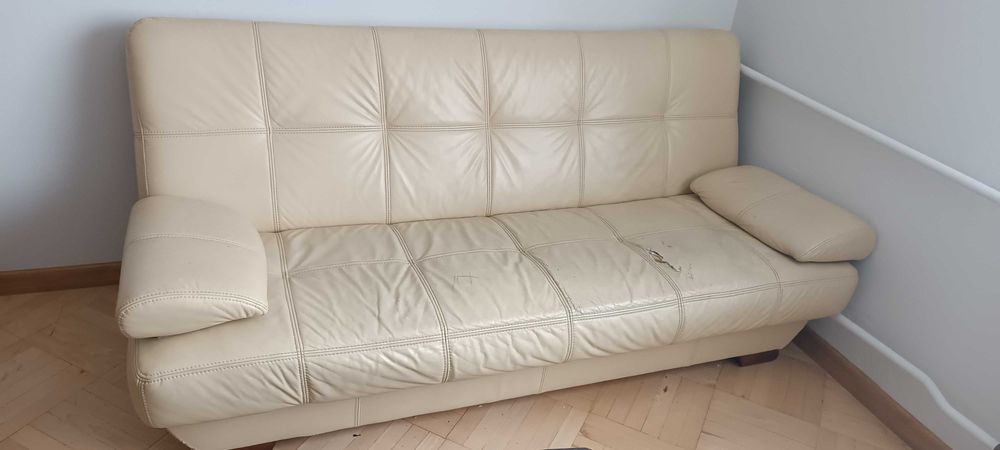 Wersalka, skóra, uszkodzona