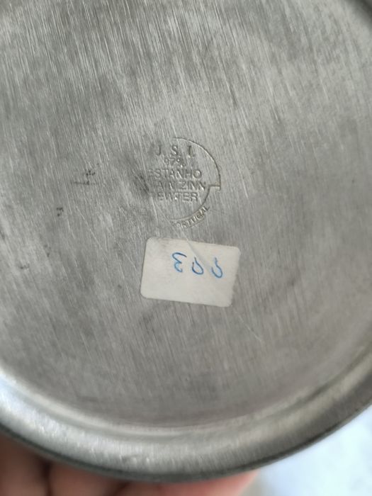 Pote em estanho J.S.I.