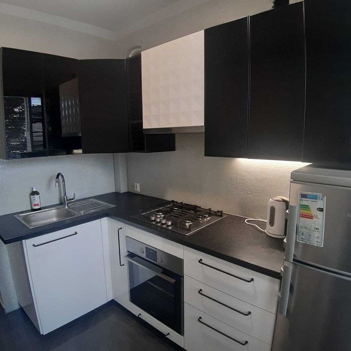 Wynajmę mieszkanie w centrum z parkingiem.