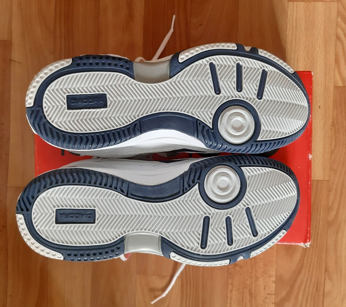Кросівки чоловічи  Diadora . З Италії . Р - 42.5