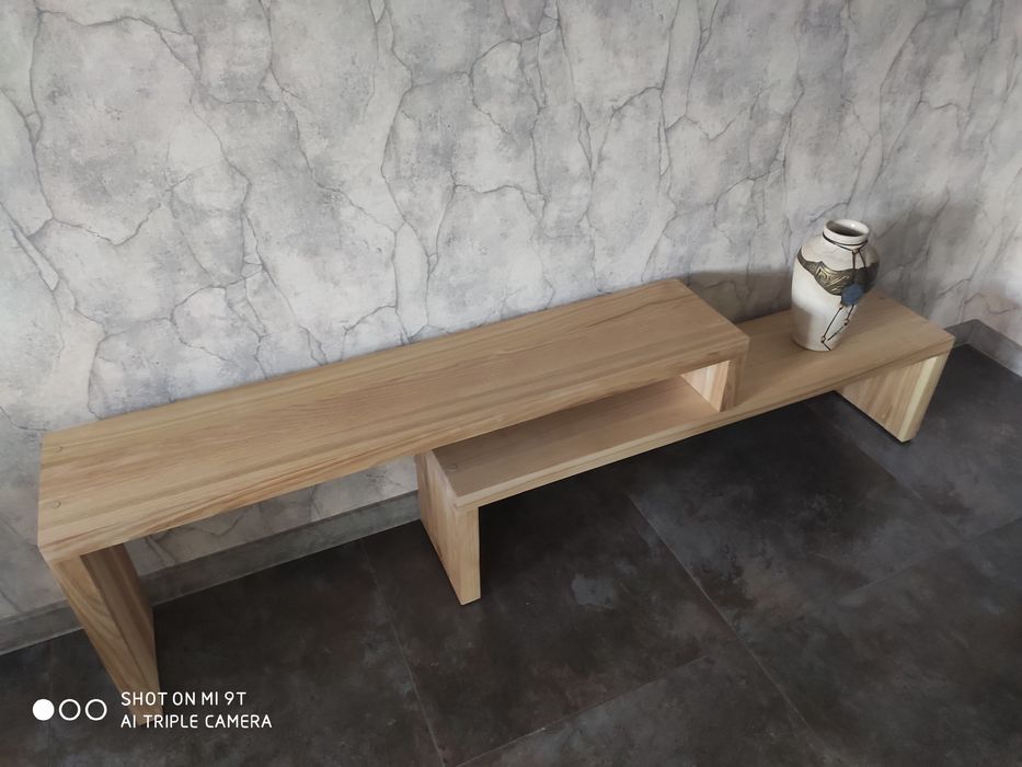 Полка под телевизор из натурального дерева