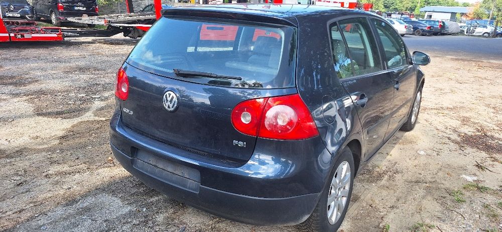 Cały na części Volkswagen Golf V 1.6 FSI