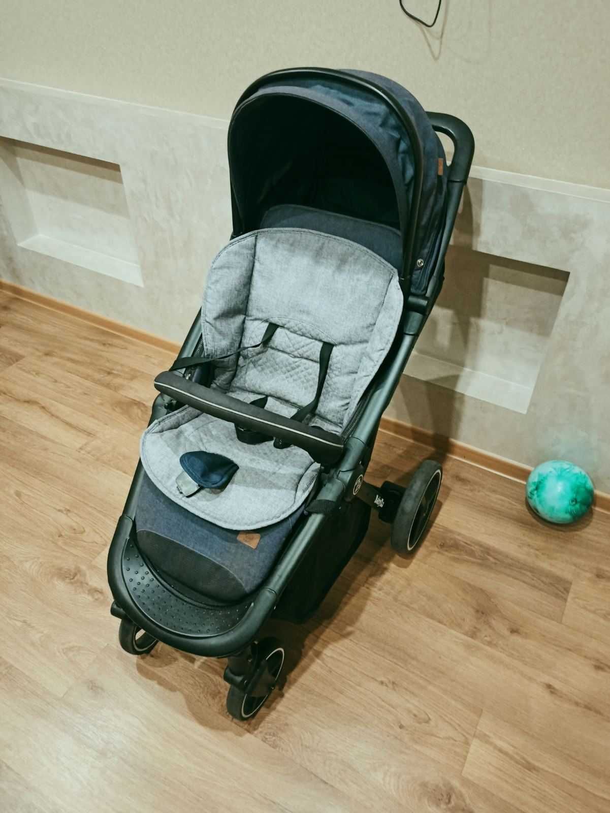 Коляска прогулочная BabyZz