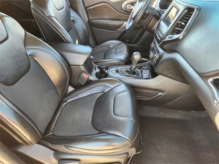 Jeep Cherokee Latitude Plus      2019