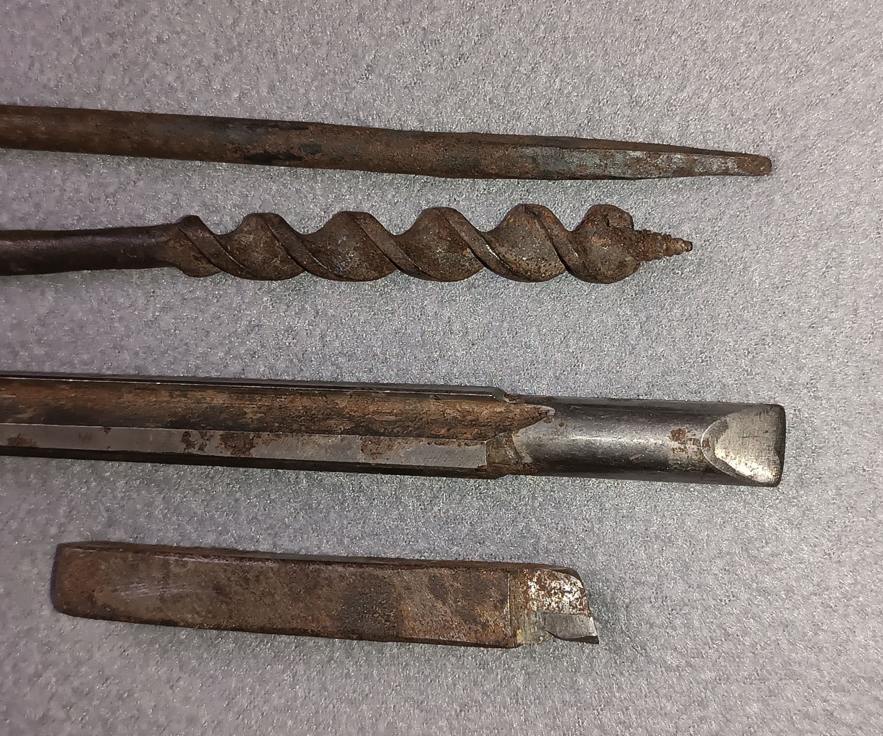 Stare narzędzia , przybory warsztatowe