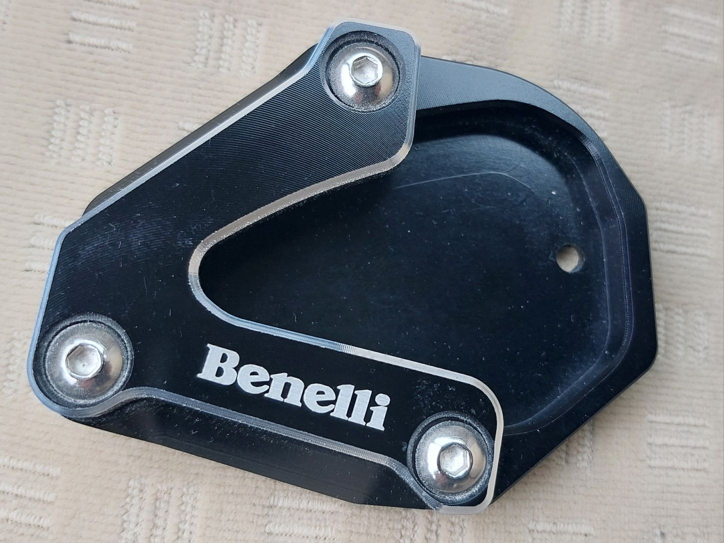 Benelli - podkładka stopki
