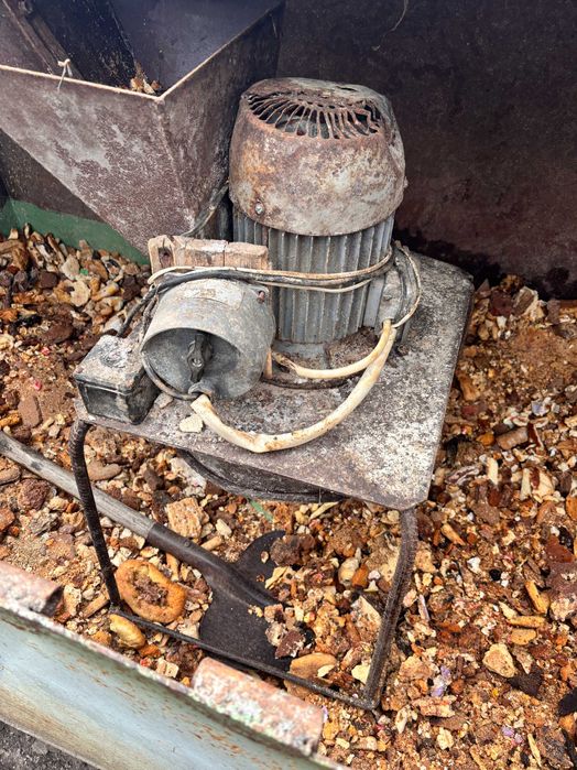 Мельница для помола зерна на дерть или комбикорма