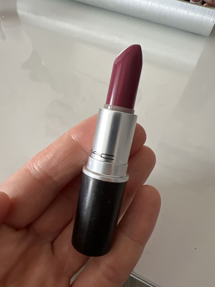 Mac Captive Satin Batom