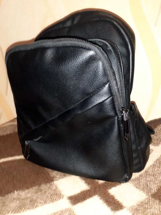 Рюкзак жіночий з екошкіри