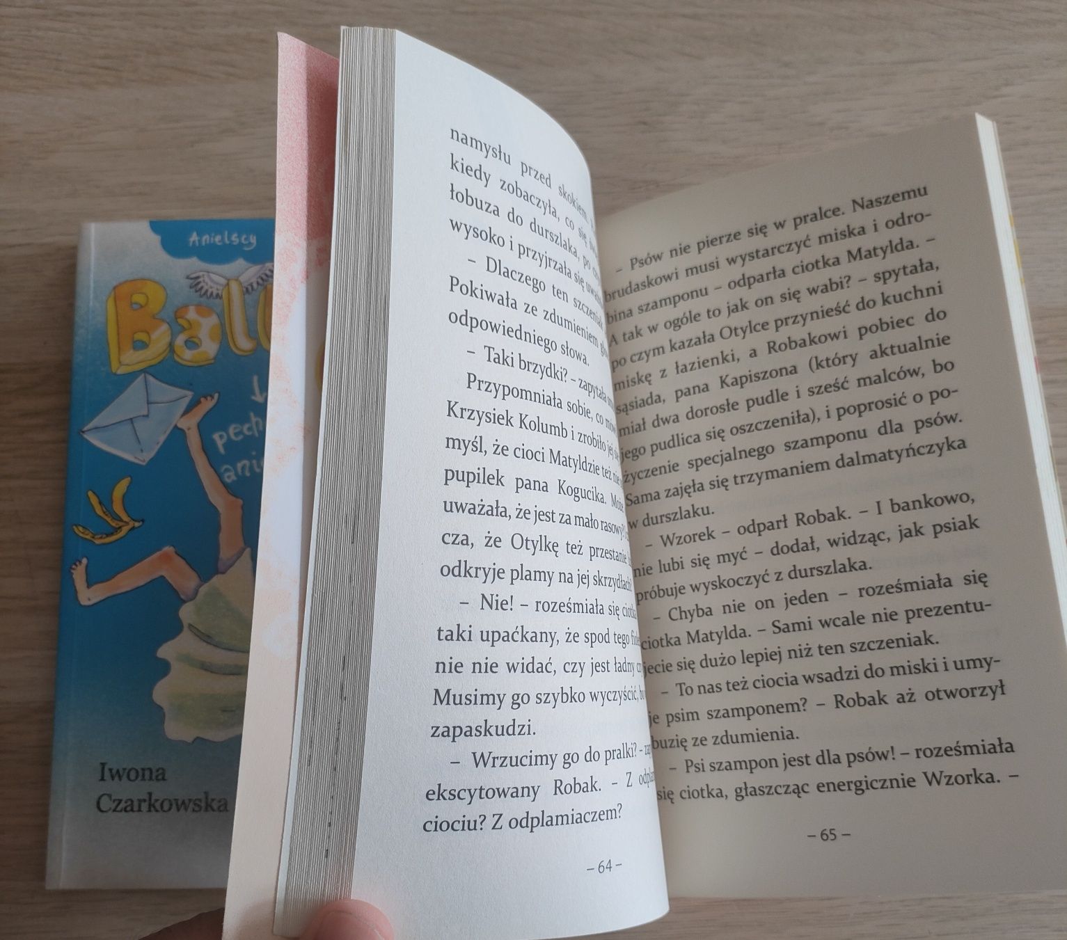 2 książki z serii Anielscy z Niebieskiego pt. "Otylka" i "Babinka"