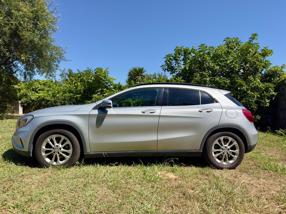 Mercedes-bens GLA 220cdi 7g automatica full extras .
