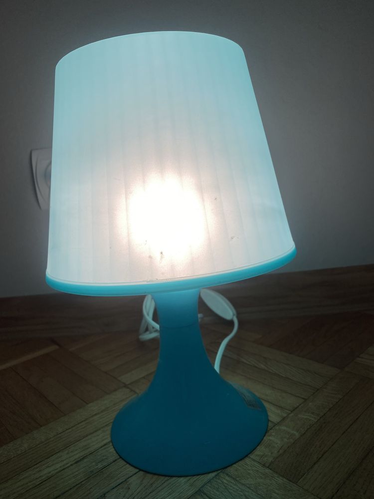 Niebieska lampka nocna IKEA