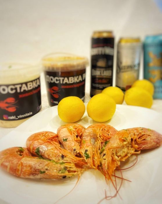 Лангустини великі приготовані раки клешня краба