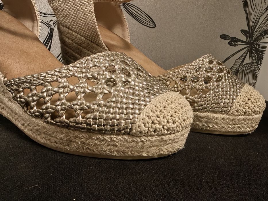 Złote espadryle, rozm. 38