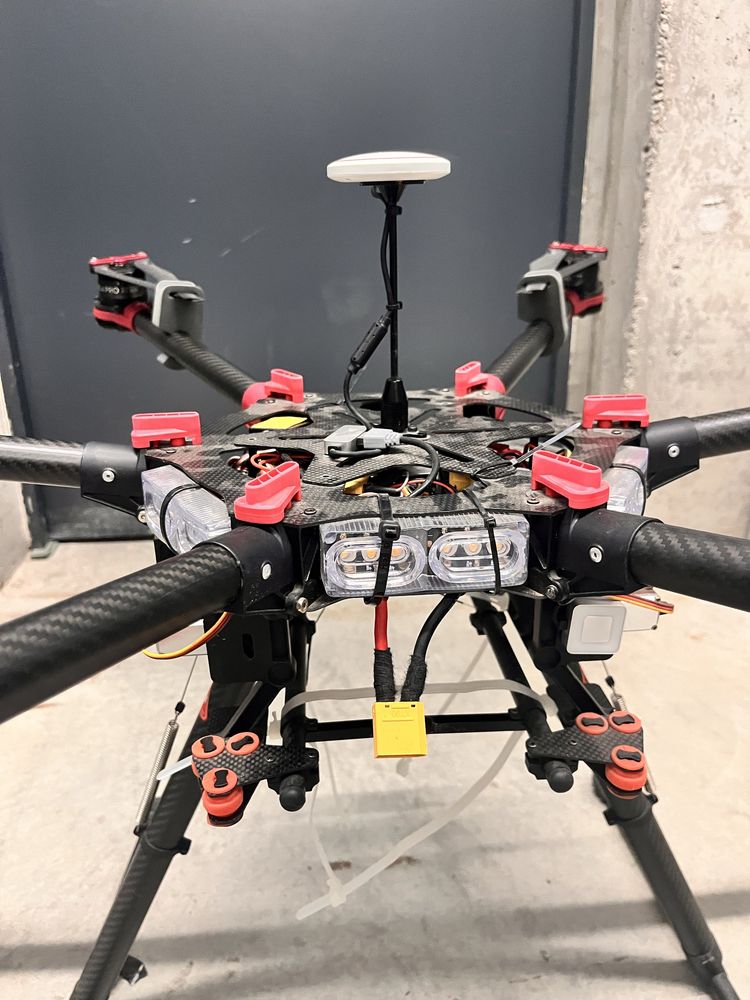 Dron DJI S900 procesor A3 aparatura sterująca