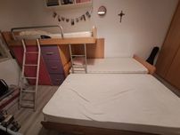 Conjunto três camas c/ colchão + móvel arrumação: 550€ 

Camas individ