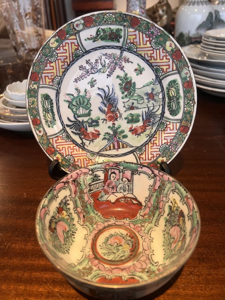 Taça e prato em porcelana com selo