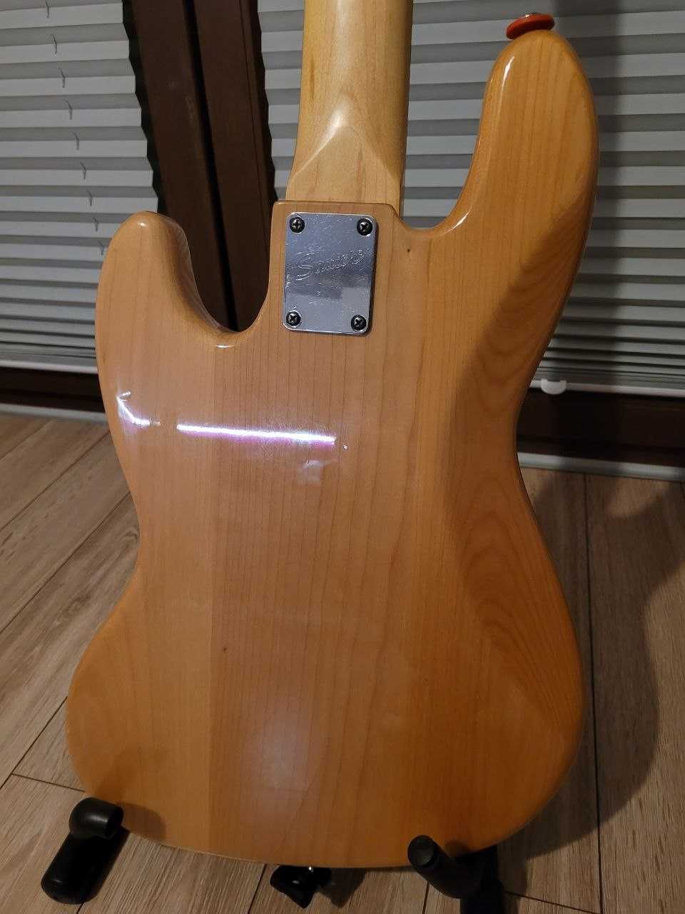 Gitara basowa pięciostrunowa Squier Jazz Bass V