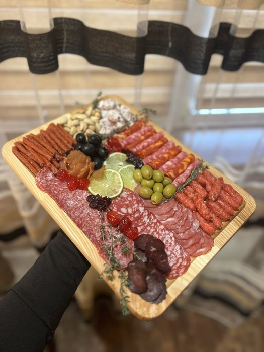 Супер смачні подарунки.Мʼясні дошки, сирні дошки, мікс дошки