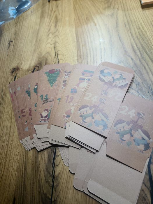 Kalendarz adwentowy puste pudełeczka