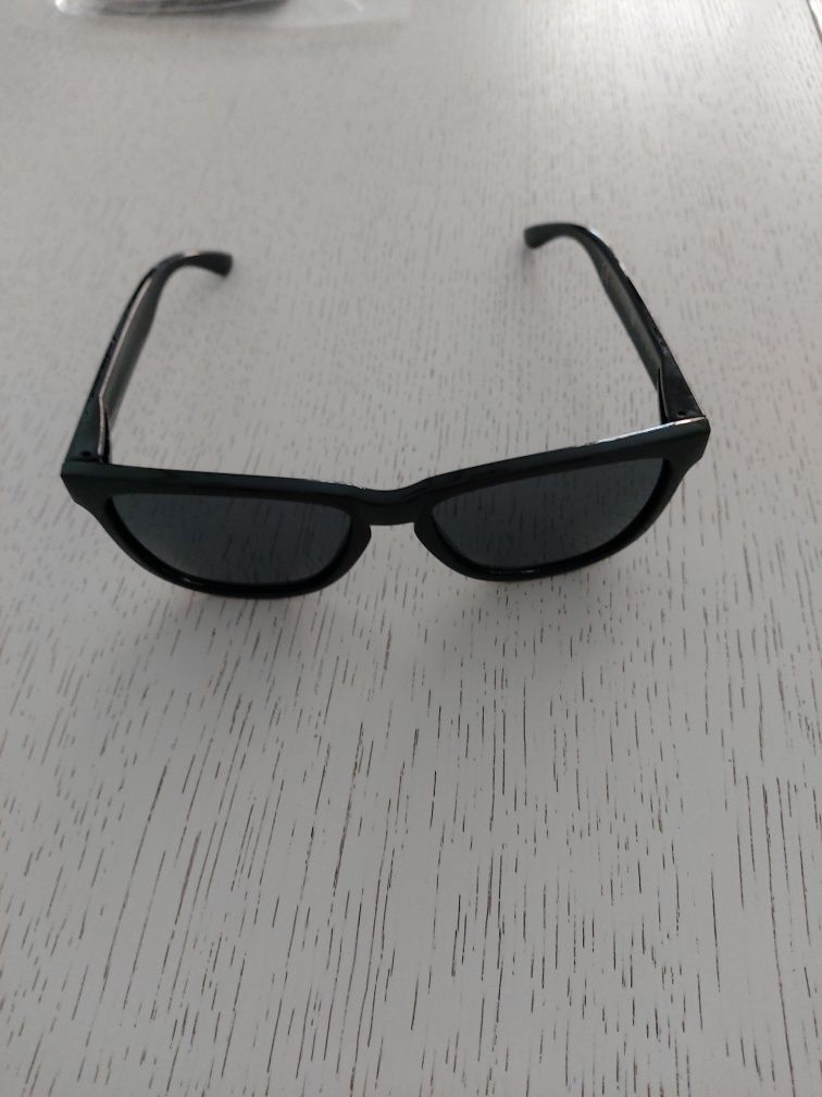 Okulary przeciwsłoneczne czarne Bacardi