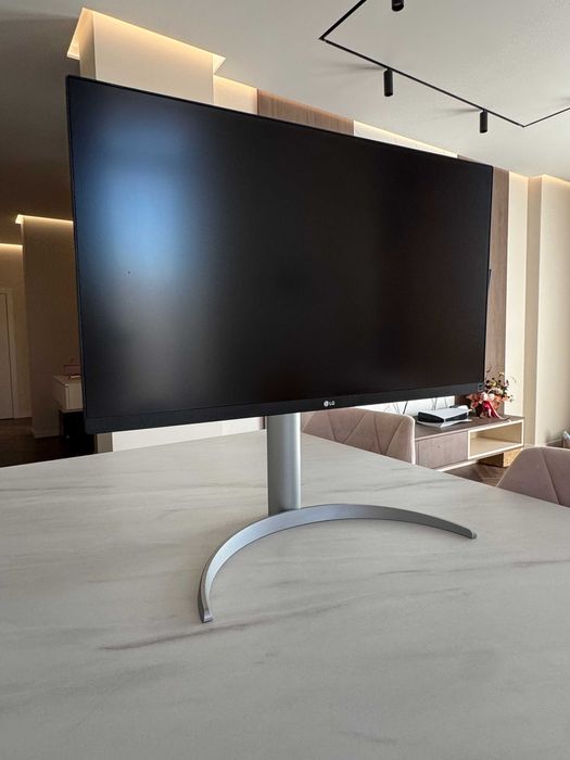 Монітор LG 27UP650 4K