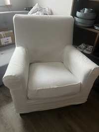 Biały wygodny fotel ikea