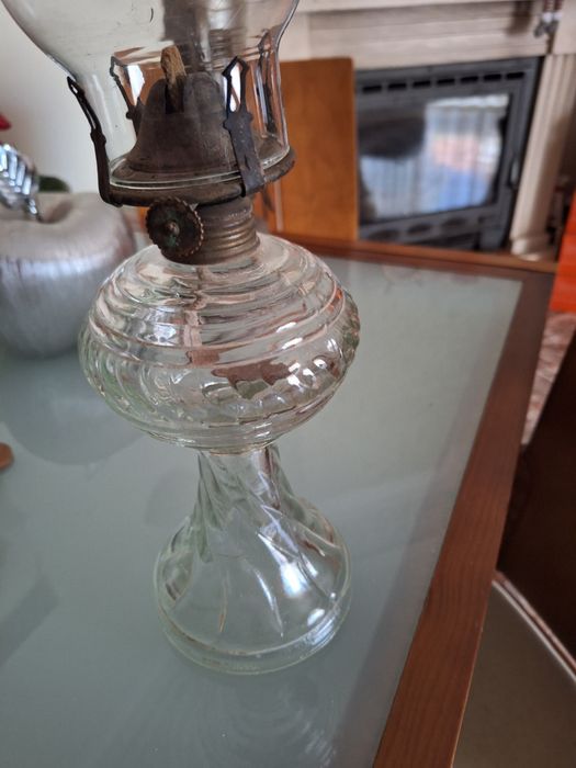 Candeeiro a petróleo antigo