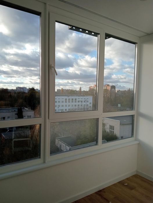 Прибирання приміщень,миття вікон,хімчистка