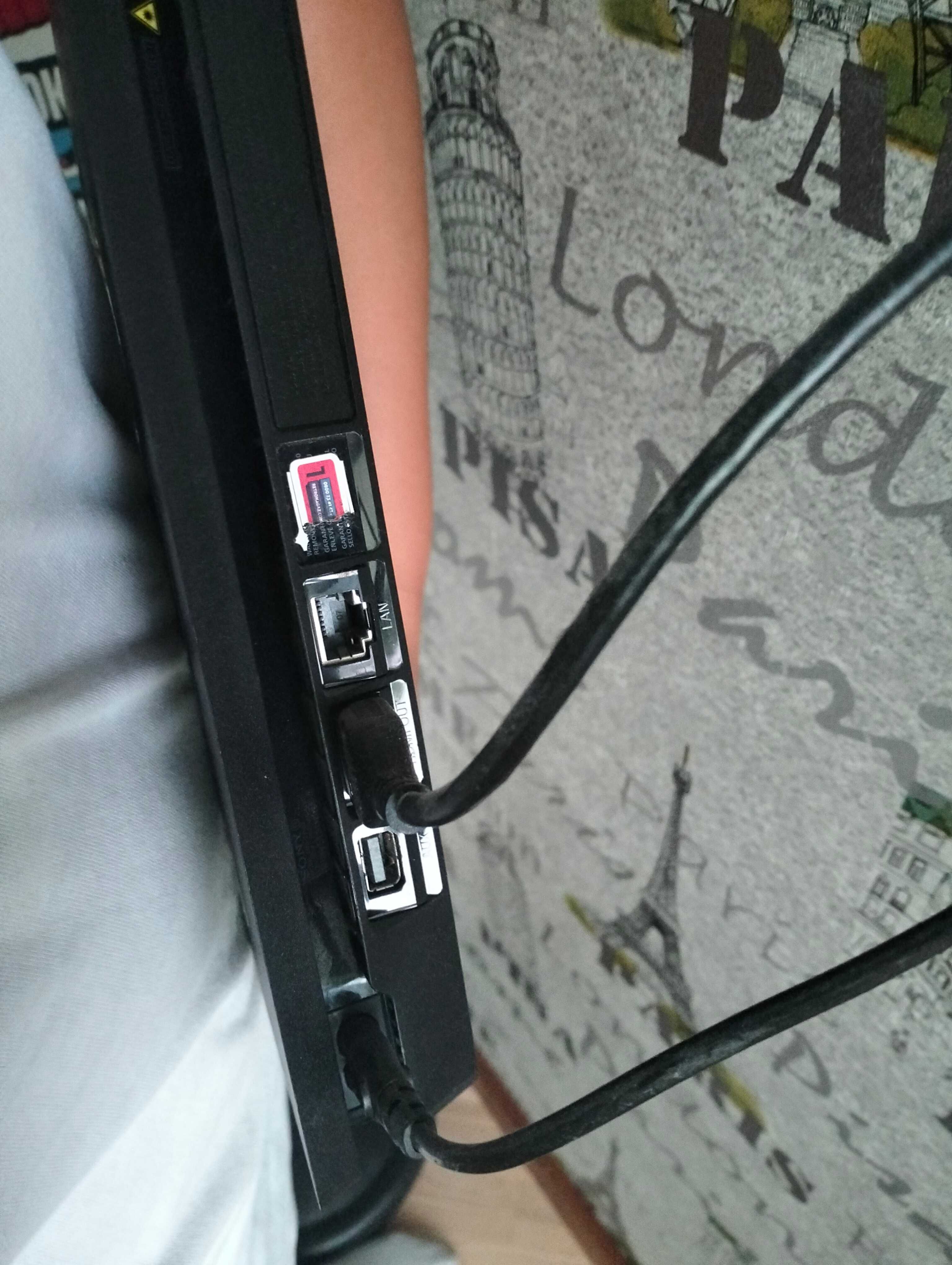 playstation 4 (з тримачем на стіну)