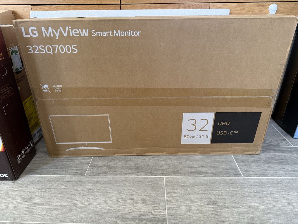 Monitor inteligente 4K UHD de 32" com webOS LG 32SQ700S